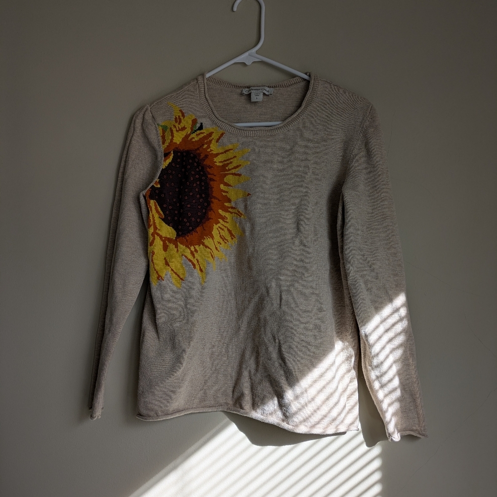 Coldwater petite small %100 Cotton Sweater With Sunflower Embroidery
